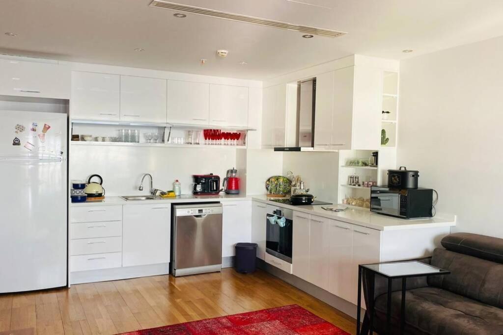 Lux 2 Room Suite Apartment With Seaview In Center Истанбул Екстериор снимка