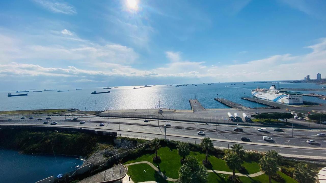 Lux 2 Room Suite Apartment With Seaview In Center Истанбул Екстериор снимка